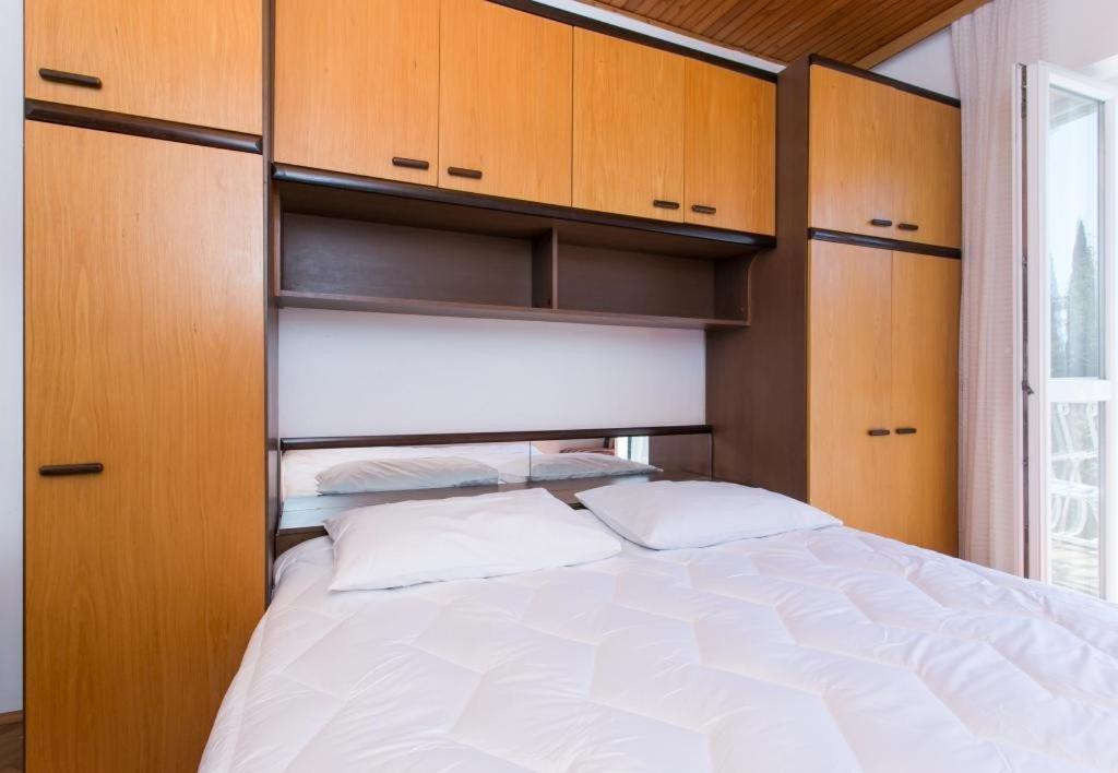 Apartments Anka Трстено Екстер'єр фото